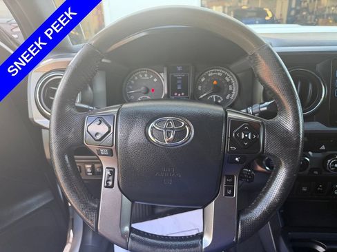 Used 2018 Toyota Tacoma TRD Sport w/ Technology Package AWD/4WD image 21