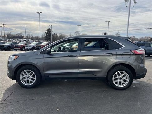 Certified 2022 Ford Edge SEL w/ Convenience Package image 4