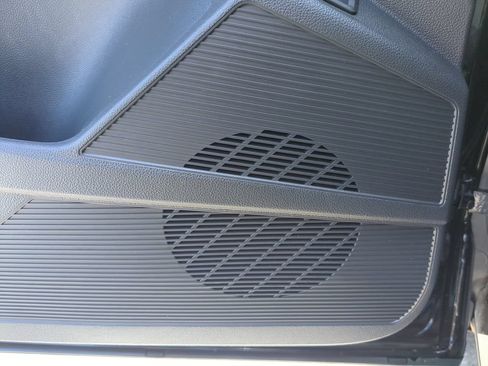 Certified 2023 Volkswagen Taos SE w/ Panoramic Sunroof Package FWD image 19