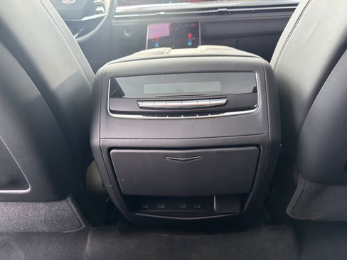Used 2025 Cadillac Escalade V AWD/4WD image 46