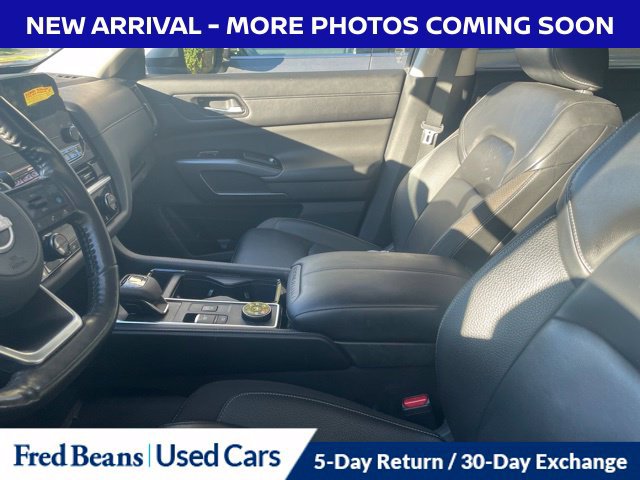 Certified 2024 Nissan Pathfinder SL w/ Black Appearance Package AWD/4WD image 11
