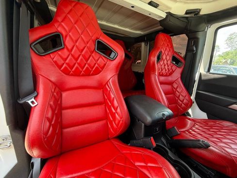 Used 2015 Jeep Wrangler Unlimited Rubicon w/ Dual Top Group AWD/4WD image 30