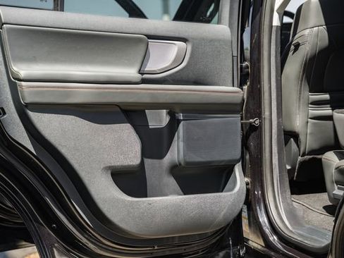 Used 2025 Ford Expedition Active AWD/4WD image 51