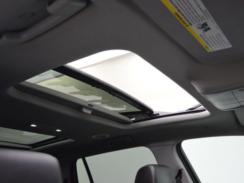 Used 2019 GMC Acadia SLT image 17