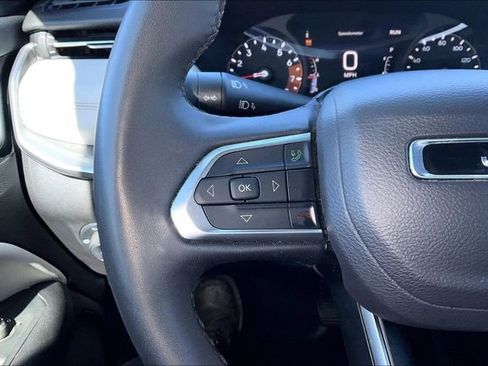 Used 2025 Jeep Compass Limited image 20