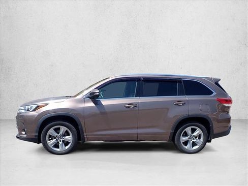 Used 2018 Toyota Highlander Limited AWD/4WD image 2