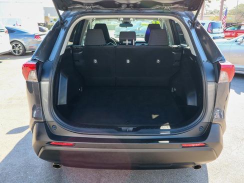 Used 2021 Toyota RAV4 LE image 5