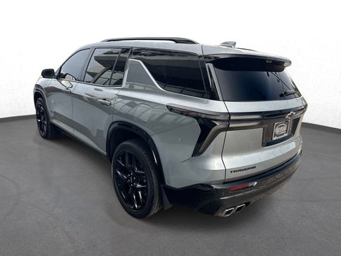 Used 2025 Chevrolet Traverse RS FWD image 5