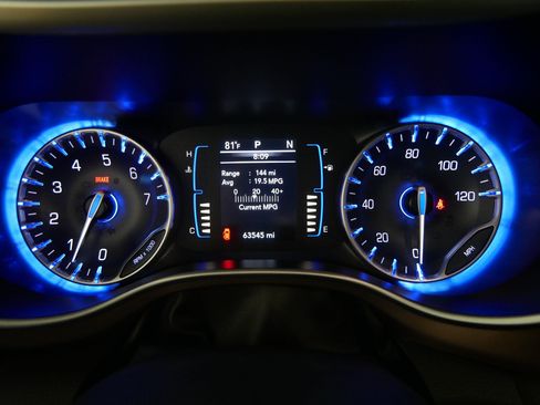 Used 2024 Chrysler Voyager LX FWD image 21