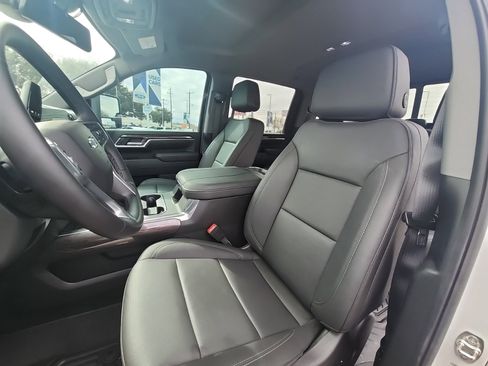 Used 2025 Chevrolet Silverado 2500 LTZ w/ LTZ Plus Package image 7