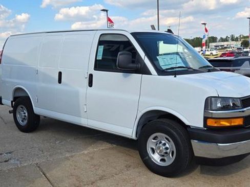 New 2025 Chevrolet Express 2500 w/ Driver Convenience Package image 4