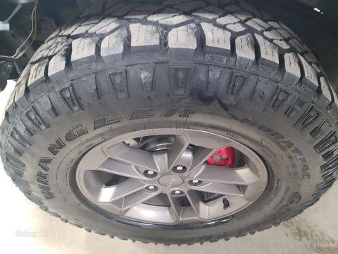 Used 2016 Jeep Wrangler Unlimited Sahara image 14