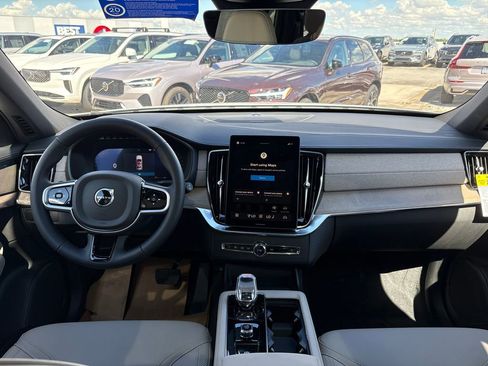 New 2026 Volvo XC90 B6 Plus w/ Protection Package Premier image 10
