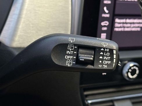 Used 2023 Porsche Macan Turbo image 27