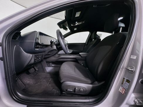 Used 2024 Hyundai Ioniq 6 SE RWD image 13