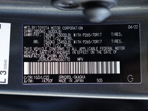 Used 2022 Toyota 4Runner TRD Off-Road Premium w/ TRD Black Wheel Package (TMS) AWD/4WD image 39