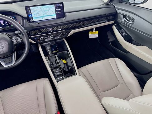 Used 2025 Honda Accord Touring image 32