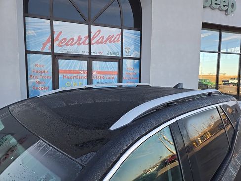 Used 2021 GMC Terrain SLT image 17