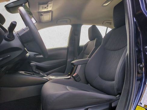 Used 2021 Toyota Corolla LE image 14