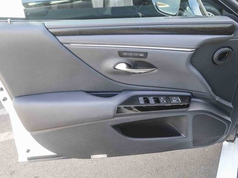 Used 2025 Lexus ES 350 w/ Premium Package FWD image 17