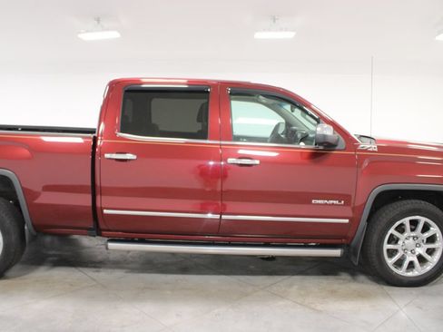 Used 2016 GMC Sierra 1500 Denali w/ Enhanced Driver Alert Package AWD/4WD image 11
