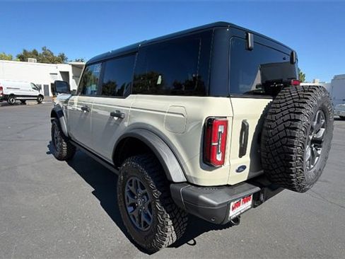 New 2025 Ford Bronco Badlands image 6