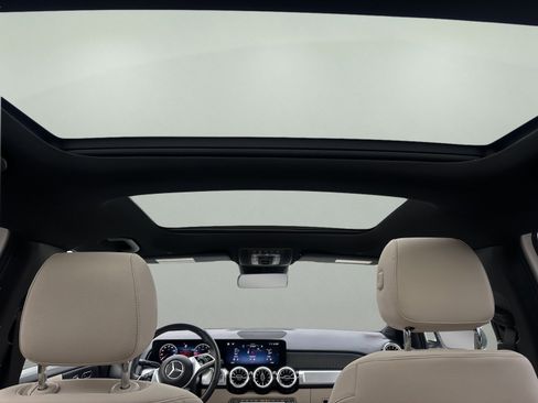 Used 2024 Mercedes-Benz GLB 250 4MATIC image 8