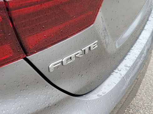 Used 2024 Kia Forte LXS FWD image 6