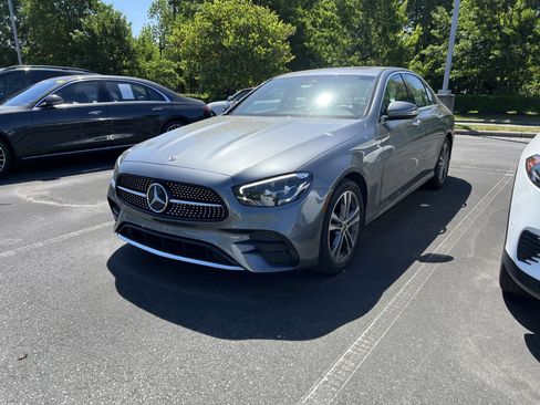 Used 2022 Mercedes-Benz E 350 Sedan image 6