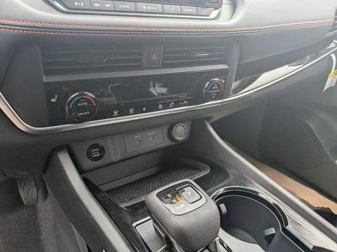 New 2026 Nissan Rogue SV AWD/4WD image 22