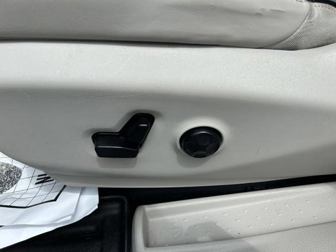 Used 2017 Chrysler Pacifica Platinum FWD image 14