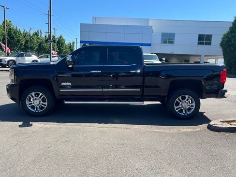 Used 2015 Chevrolet Silverado 2500 High Country w/ Duramax Plus Package AWD/4WD image 4