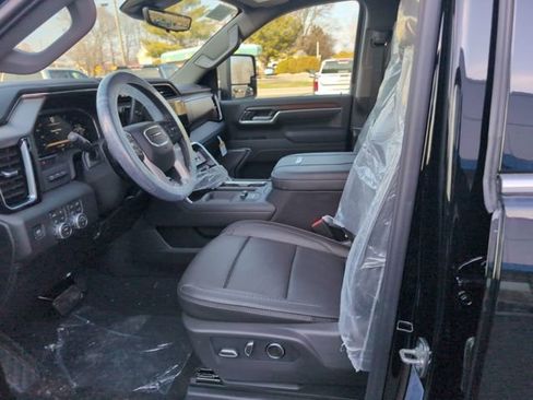 New 2026 GMC Sierra 3500 Denali w/ Technology Package image 14