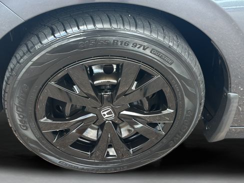 Certified 2024 Honda Civic LX image 30