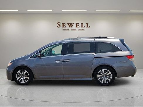 Used 2016 Honda Odyssey Touring Elite image 2