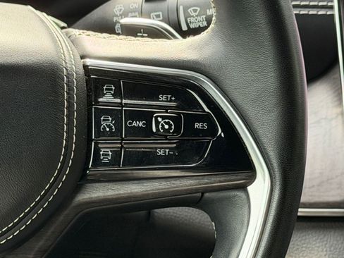 Used 2022 Jeep Grand Cherokee L Overland w/ Luxury Tech Group IV AWD/4WD image 24