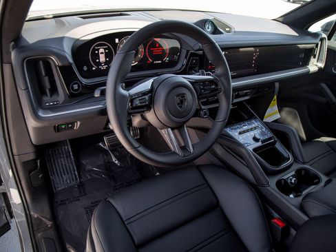 New 2026 Porsche Cayenne Turbo AWD/4WD image 4