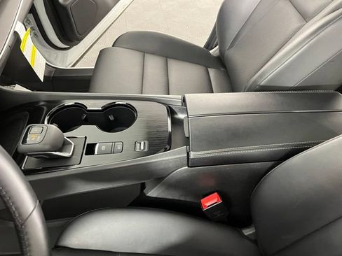 Certified 2025 Nissan Rogue SV w/ SV Premium Package FWD image 27