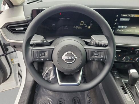 Certified 2025 Nissan Kicks SV image 20