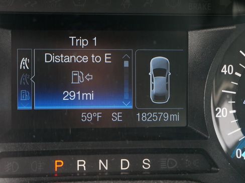 Used 2015 Ford Fusion SE w/ Equipment Group 201A image 27