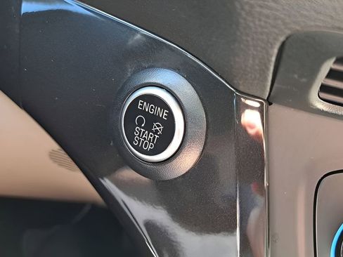 Used 2018 Ford Escape Titanium w/ Ford Safe & Smart Package image 27