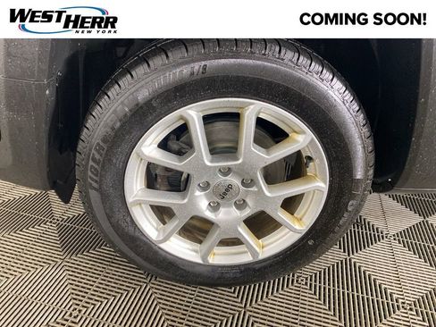 Used 2022 Jeep Renegade Latitude w/ Convenience Group AWD/4WD image 27