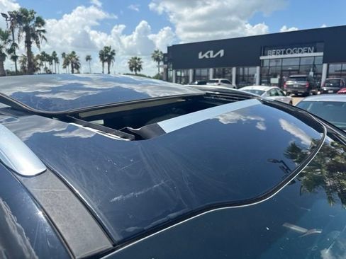 Used 2024 Kia Telluride EX w/ EX Captain's Chair Package FWD image 7