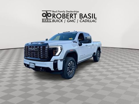 Used 2025 GMC Sierra 3500 Denali Ultimate AWD/4WD image 4