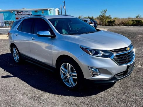 Used 2019 Chevrolet Equinox Premier image 2