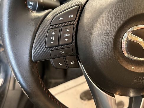 Used 2016 MAZDA MAZDA3 i Touring image 10