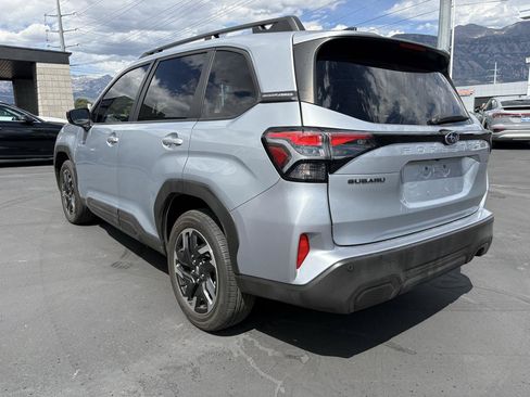 Used 2025 Subaru Forester Limited AWD/4WD image 7