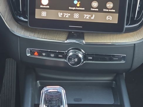 New 2026 Volvo XC60 B5 Plus w/ Climate Package image 18