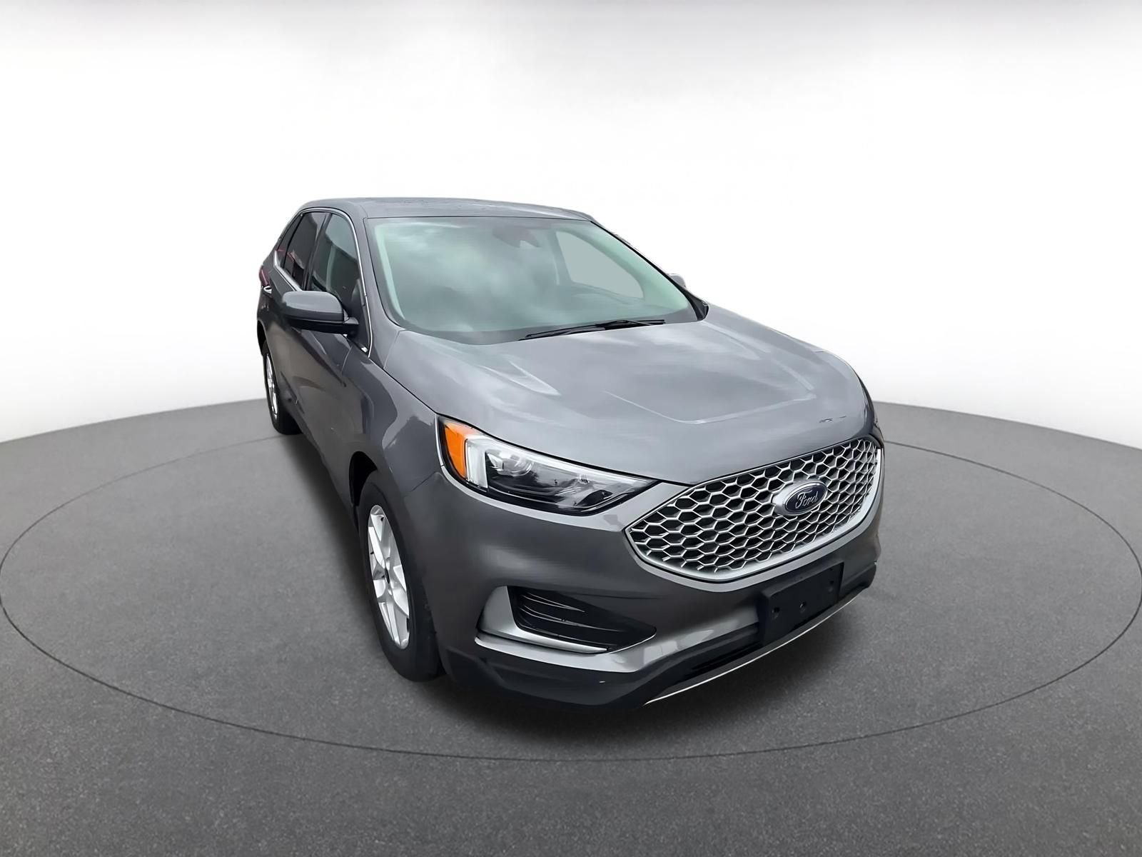 Used 2024 Ford Edge SEL AWD/4WD image 3