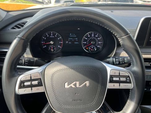 Used 2022 Kia Telluride EX w/ EX Premium Package FWD image 12